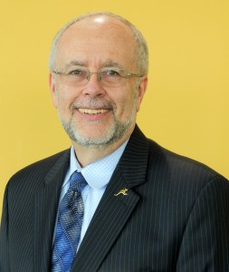 Dr. Denis Medeiros