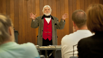 Retired teacher Jim Beckner gives a lecture on the Battles of Westport. His speech was part of a recent teacher workshop sponsored by UMKC. Photos by Janet Rogers, University Communications.