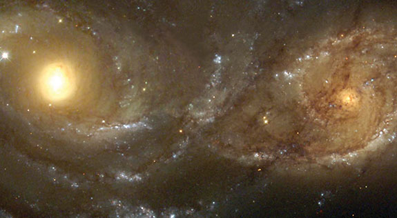 ngc2207_hst_big-to-place_B